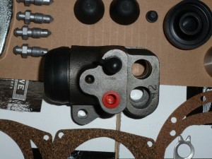 Front brake wheel cylinder